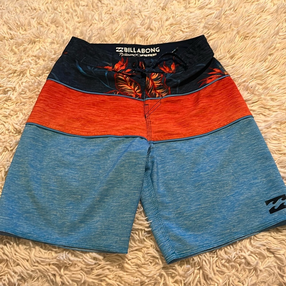 Billabong Boys Swim Trunks, size 22.
